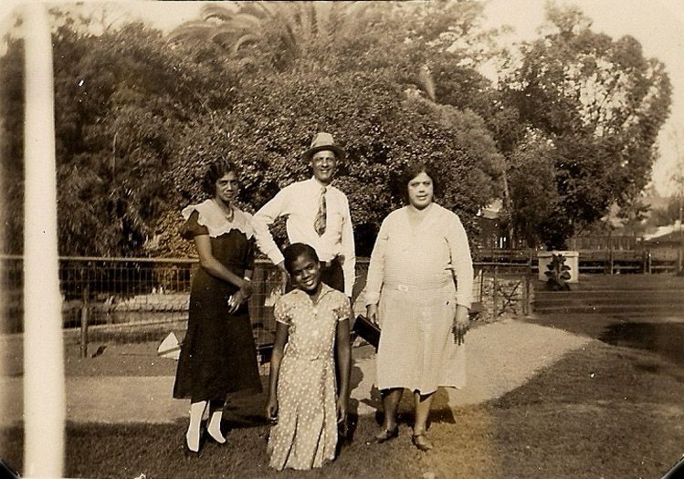 photo 11-Familyshades-1940s_zpsd0e749ce.jpg