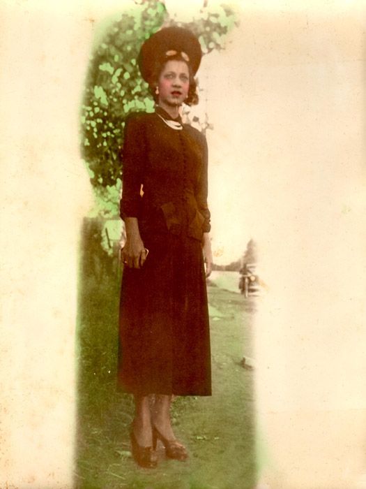photo 17-HandColoredPhotoofstylishwoman-Circa1940s_zps107c499d.jpg