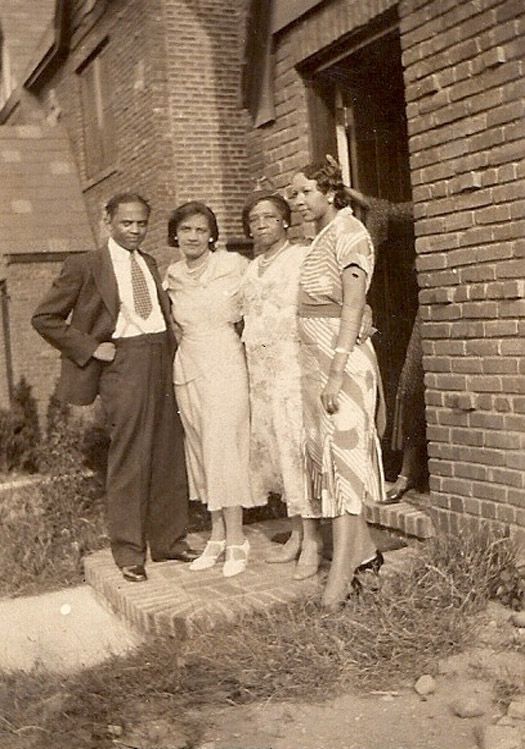 photo 24-TedSrEthelMaPerkinsampEttaMCirca1940s_zps41b62301.jpg