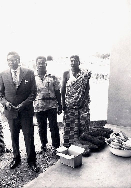 photo 5-ThreeMenwithfood-Circa1960s_zps337ec611.jpg