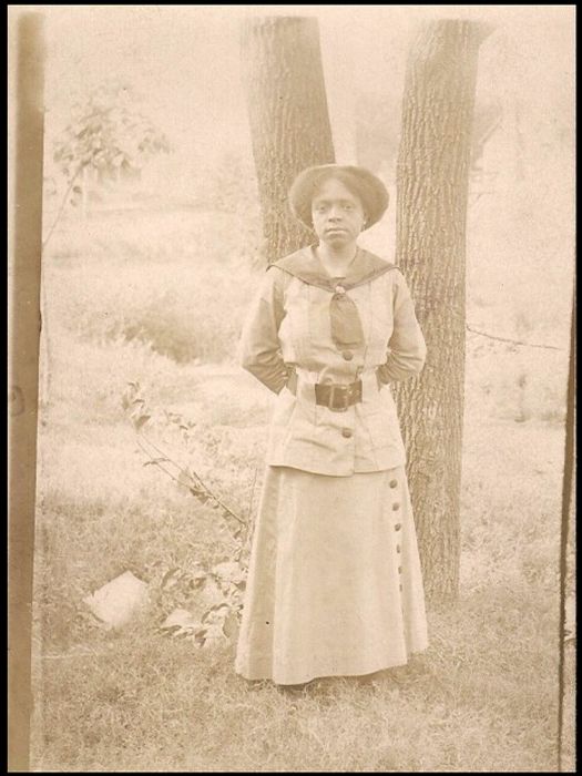 photo 18-RPPCComplimentofEvaHenrytoMr-Circa1900s_zpsf2ba7c1e.jpg
