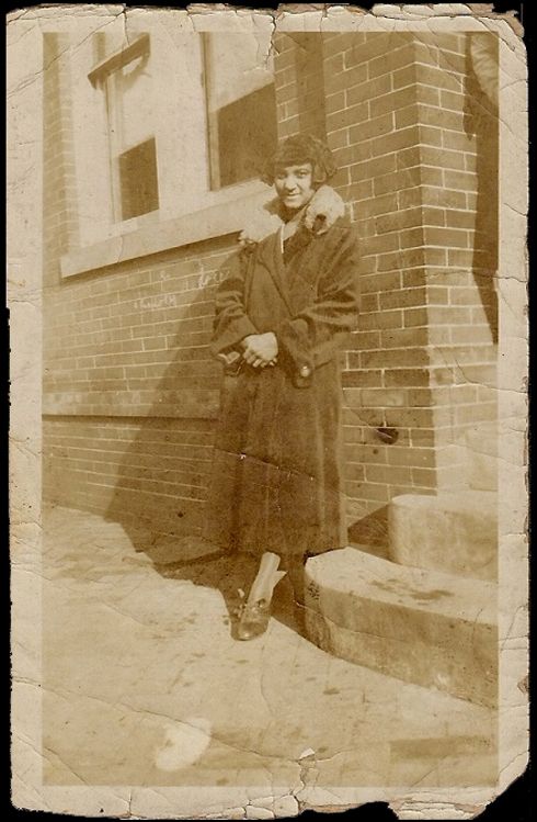 photo 10-FlapperinBob-Circa1920s_zps6435afc6.jpg