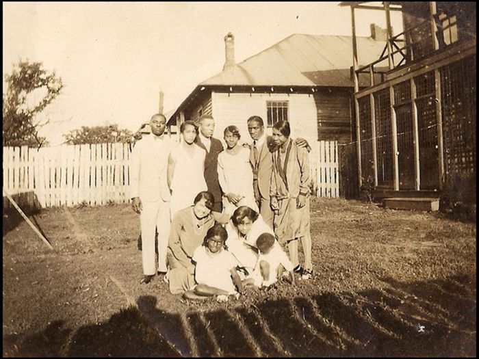 photo 23-GroupPortraitinBackyardCirca1920s_zps1acd9a6b.jpg