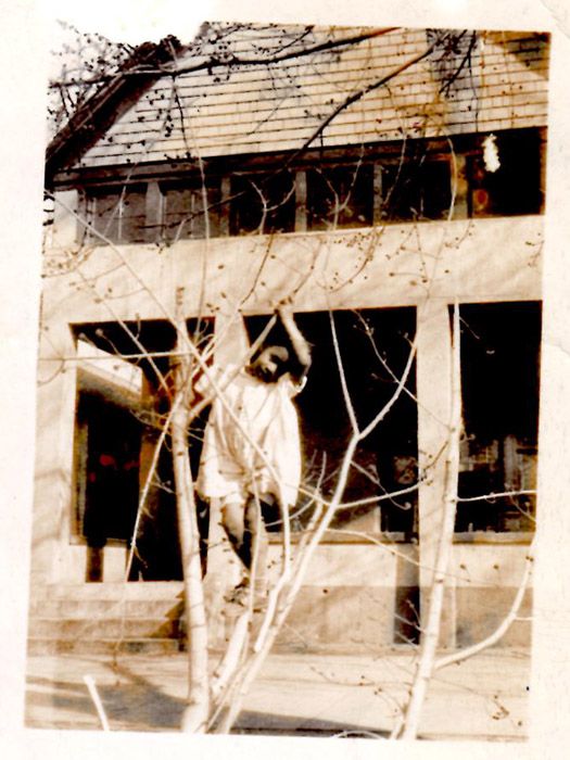 photo 18-UnknownGirlInTree-Circa1930s_zpscfb4a585.jpg