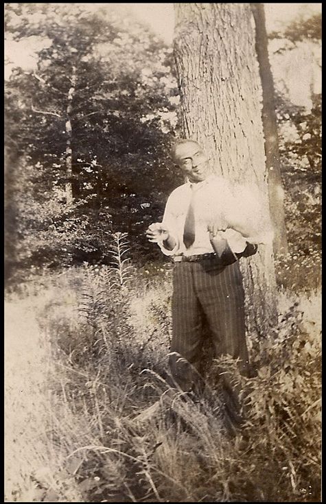 Gardner Sr - Circa 1930s photo 9-GardnerSrFamilyOutHavingFun-Circa1930s_zpsef87521d.jpg