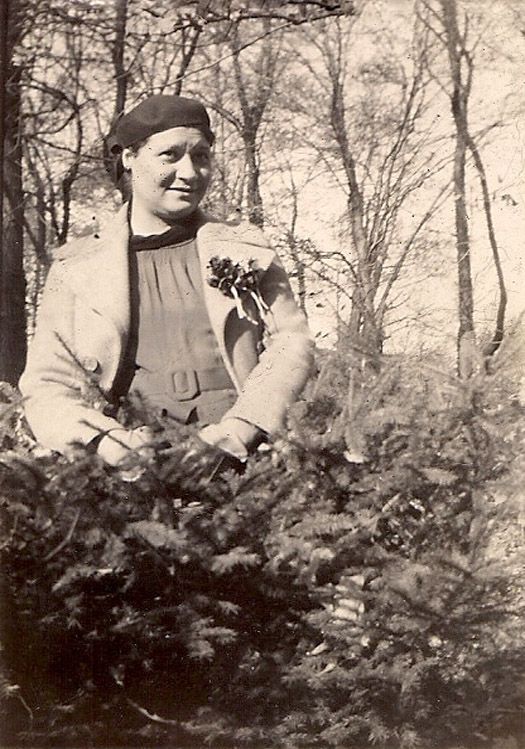 photo 14-WomanYoungMother-Circa1940s_zps05913e88.jpg