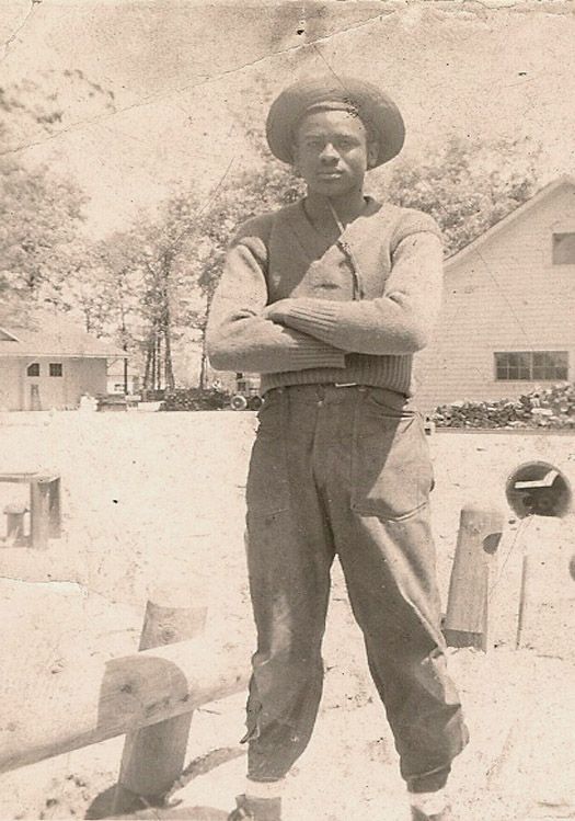 photo 19-YoungManCirca1940s_zps6fadf3e6.jpg