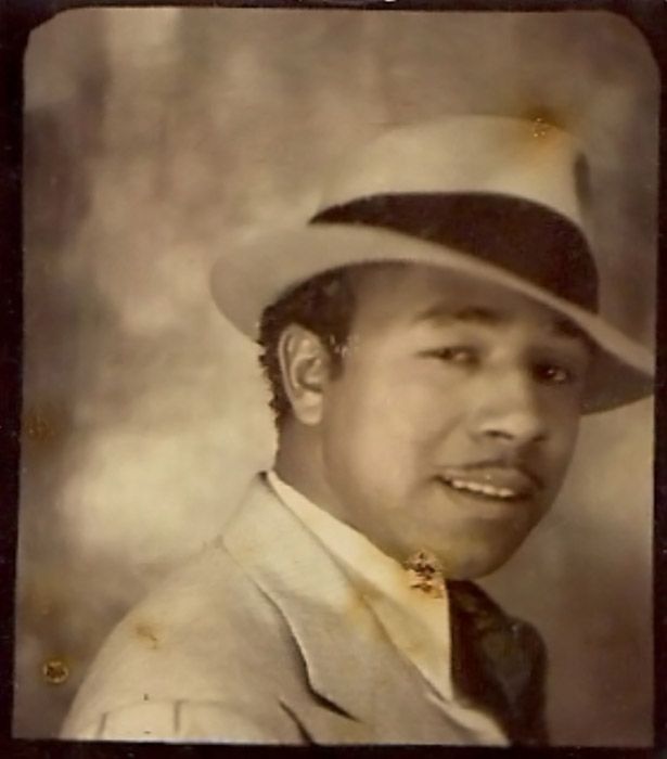 photo 20-ManPhotoBoothCirca1940s_zpsf22bd128.jpg