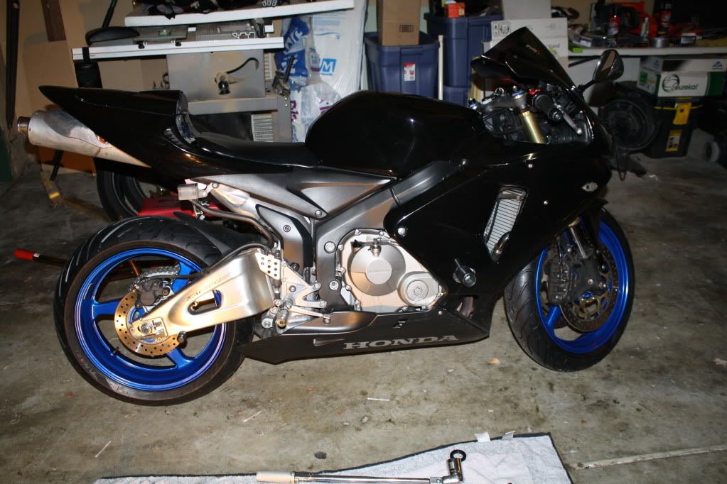 Here is a pic of my bike with blue rims just had them freshley powdercoated