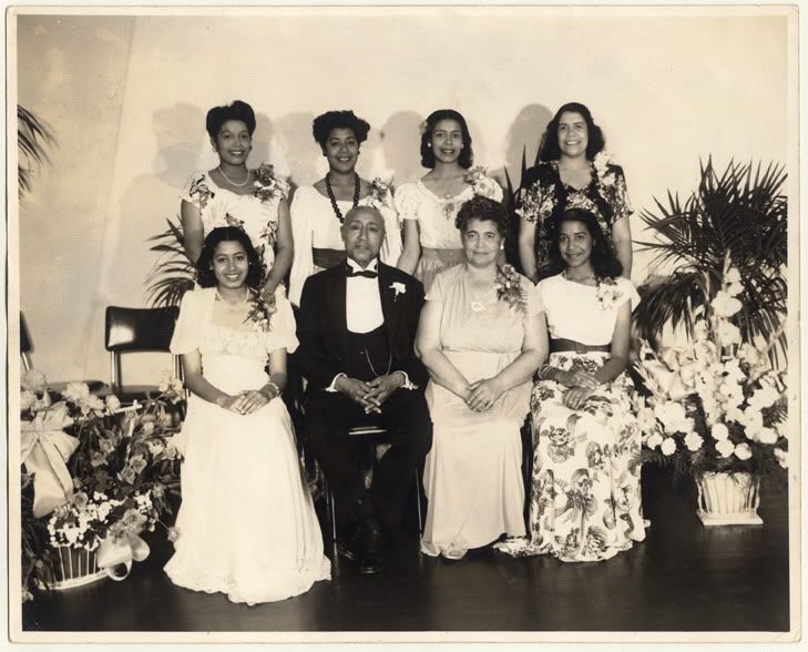 Dobbs Family photo with wife and six daughters