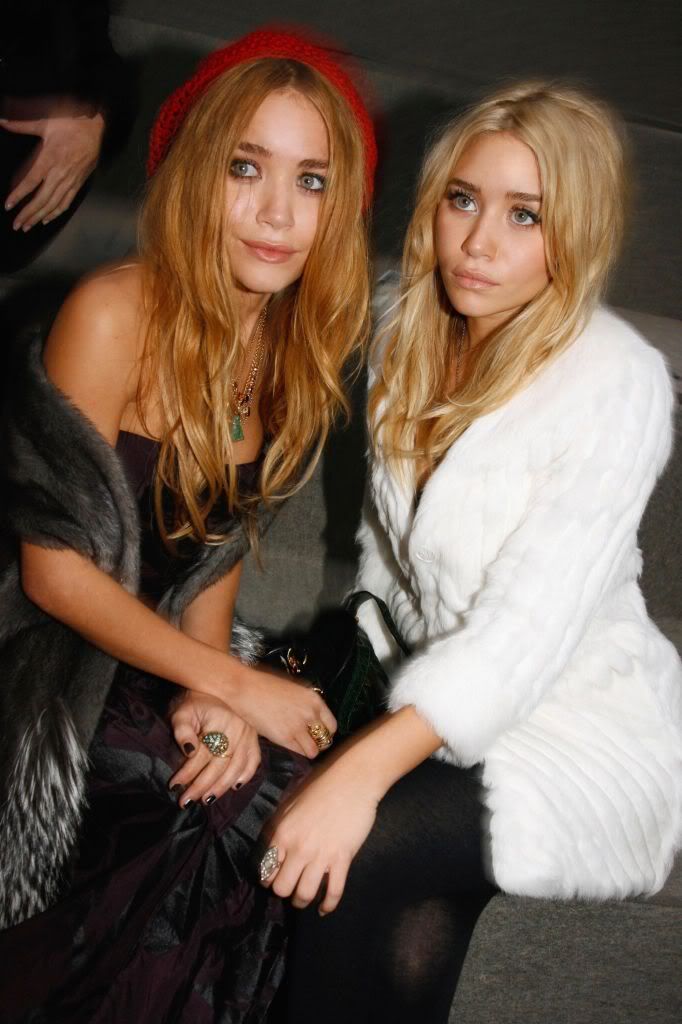 mary-kate-ashley-olsen-christian-dior-oct-3-2006-04.jpg Pictures, Images and Photos