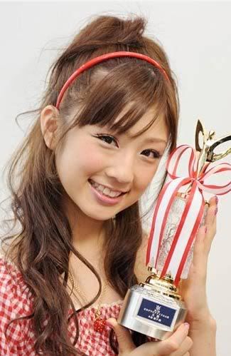 รูปภาพ Yuko Ogura นางแบบสาว ไอดอล ชุดว่ายน้ำ กับ รางวัล 1st Japan Gravure Idol Award