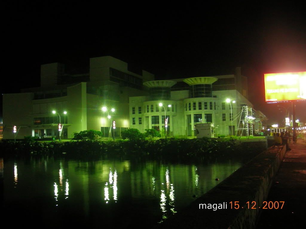 boulevardmall.jpg image by ferriapriyandi