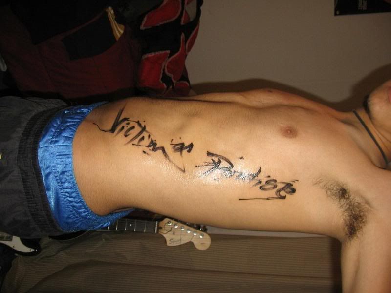 graffiti font tattoos. ok. heres a pic of his tattoo.