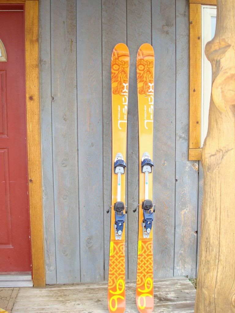 skis bindings