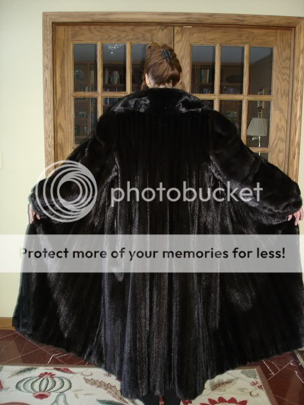 Magnificent SCAASI FEMALE RANCH MINK FUR COAT 52 LENGTH & HUGE 106 