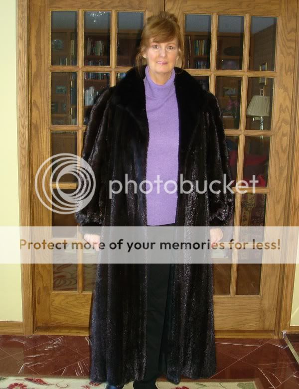 Magnificent SCAASI FEMALE RANCH MINK FUR COAT 52 LENGTH & HUGE 106 