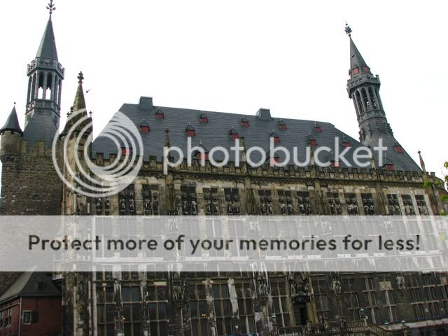 http://i242.photobucket.com/albums/ff307/marina-pavlova/Germany/Aachen-2008/IMG_0121.jpg