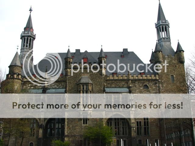 http://i242.photobucket.com/albums/ff307/marina-pavlova/Germany/Aachen-2008/IMG_0124.jpg