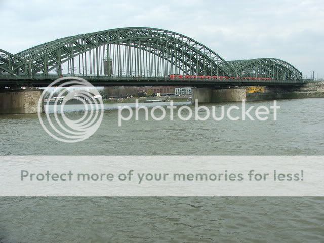 http://i242.photobucket.com/albums/ff307/marina-pavlova/Germany/Cologne-2008/IMG_01993.jpg